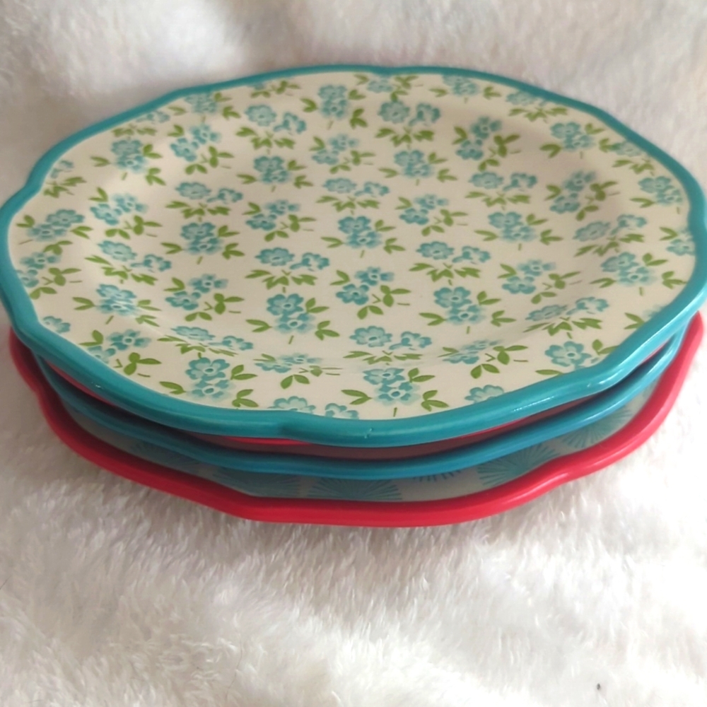 Set of four Pioneer Woman side/salad plates